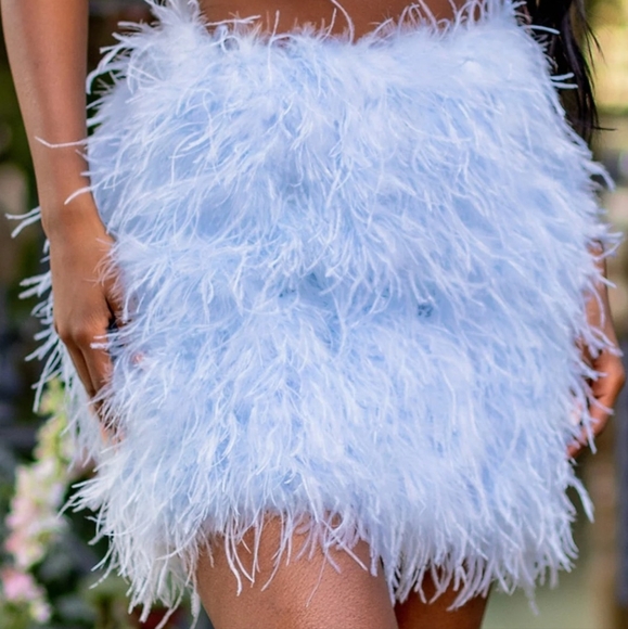 Club L London Powder Blue Feather Mini - Picture 3 of 6